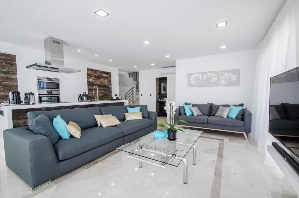 Gorgeous 170 Sq.M. Penthouse With Sea View Terraces Apartment เบนัลมาเดนา ภายนอก รูปภาพ