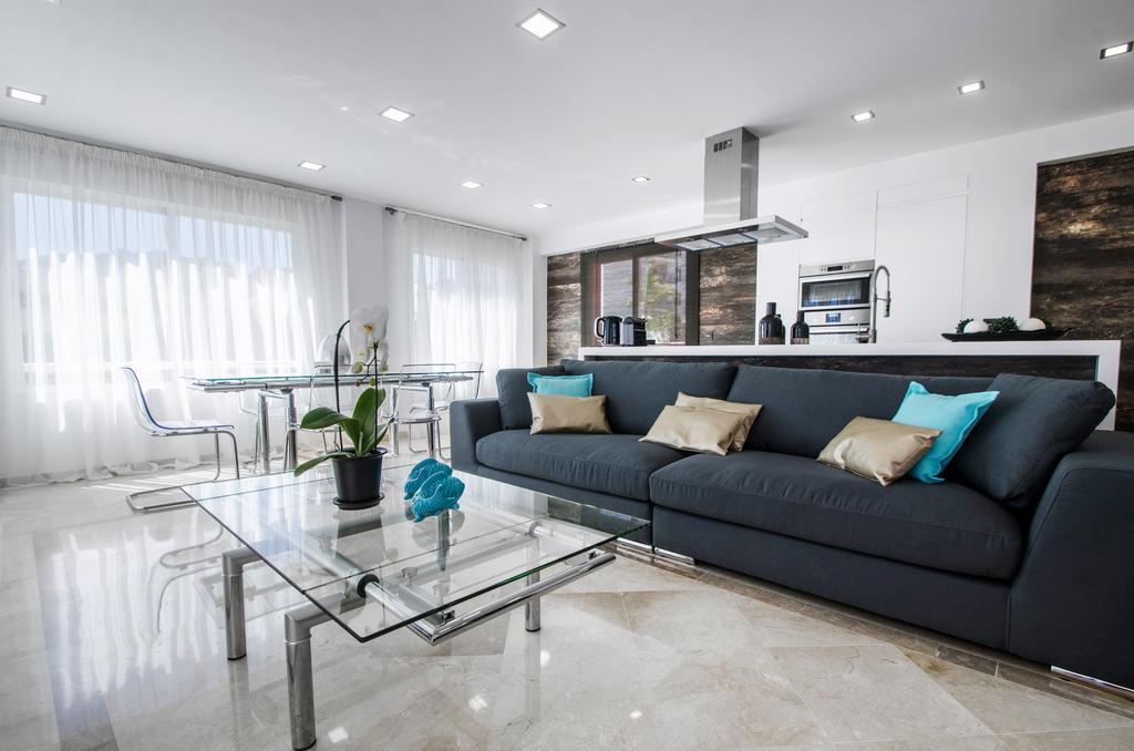 Gorgeous 170 Sq.M. Penthouse With Sea View Terraces Apartment เบนัลมาเดนา ภายนอก รูปภาพ