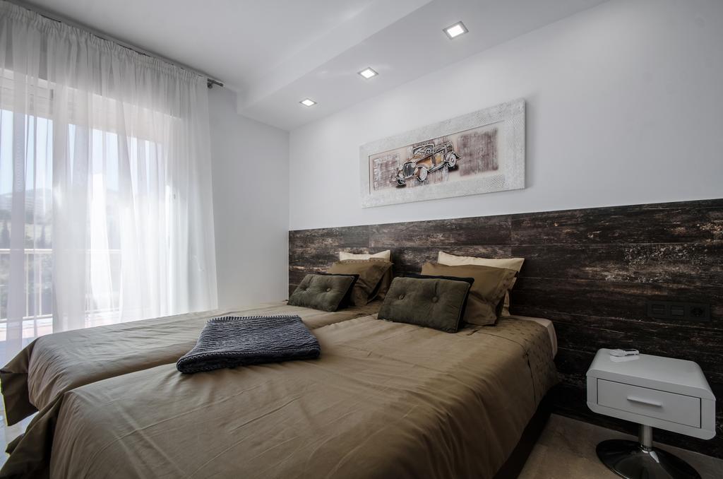 Gorgeous 170 Sq.M. Penthouse With Sea View Terraces Apartment เบนัลมาเดนา ภายนอก รูปภาพ